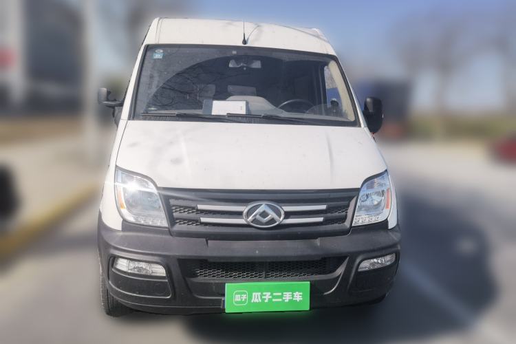 Used SAIC MAXUS Xintu V80 2019 2.5T Classic Model 6-Speed Manual Aotong Long Wheelbase Mid-Height 7-Seater