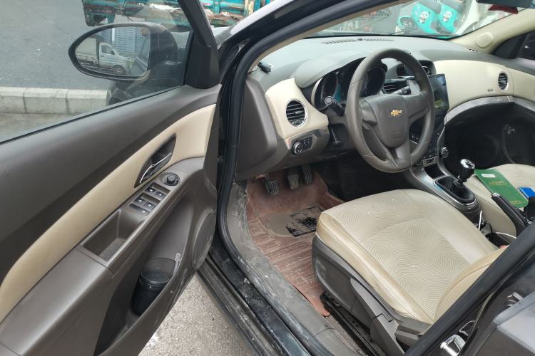 Used Chevrolet Cruze 2015 1.5L Classic SE MT
