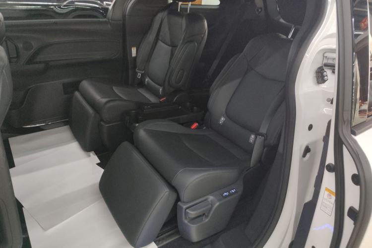 Used Toyota SIENNA 2021 2.5L Hybrid Premium Edition
