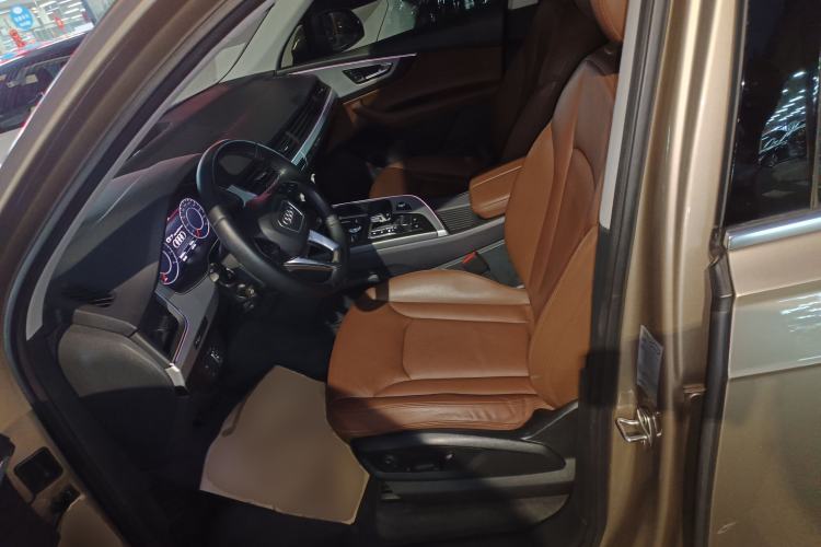 Used Audi Q7 2018 40 TFSI Comfort Model
