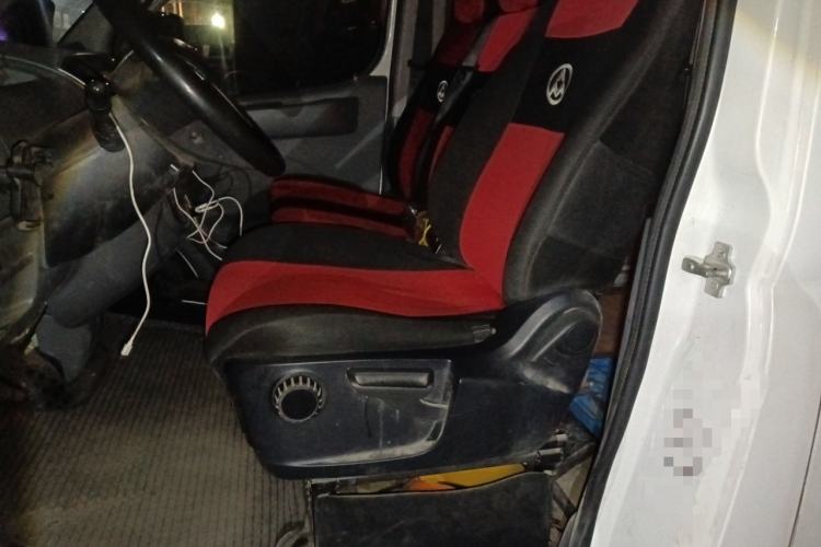 Used SAIC MAXUS Xintu V80 2021 2.0T Manual Classic Aoyuntong Long Wheelbase Mid-Roof 6/7/8/9-Seater