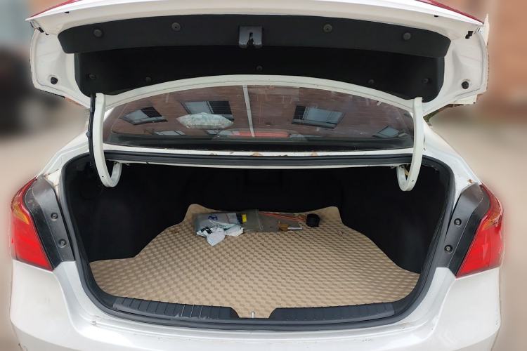 Used Hyundai Mistra 2014 1.8L Automatic Deluxe DLX Model Trunk