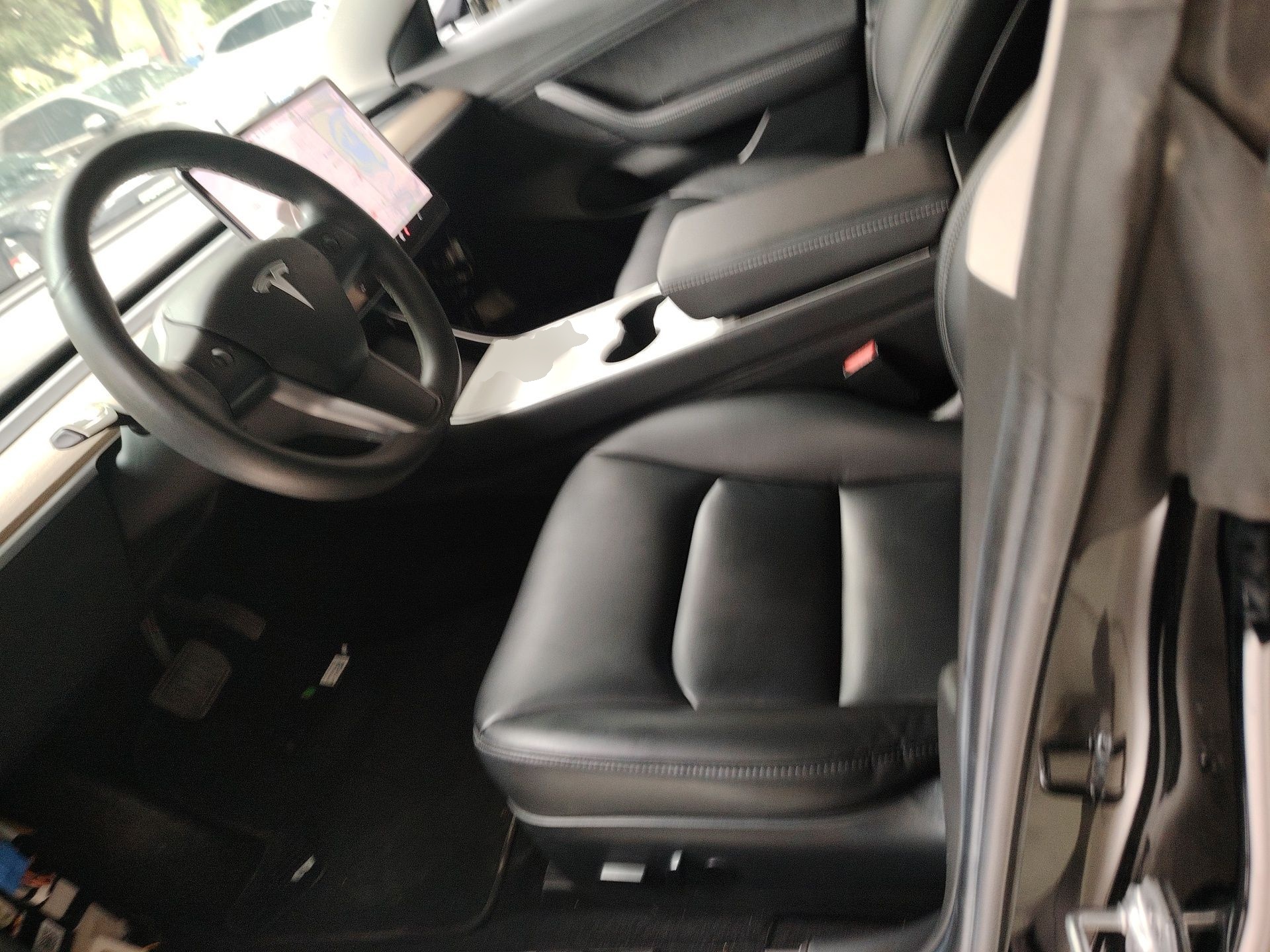 Переднее сиденье в автомобиле