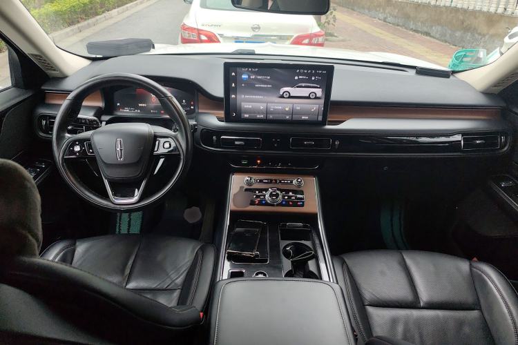 Used Lincoln Aviator 2022 3.0T V6 Four-Wheel Drive Luxury Edition Center Console