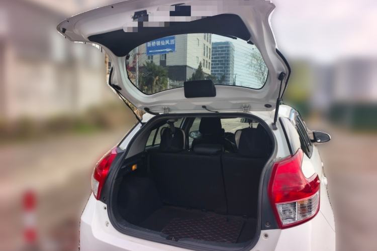 Used Toyota YARiS L Zhi Xuan 2015 1.5E Automatic Charm Edition
