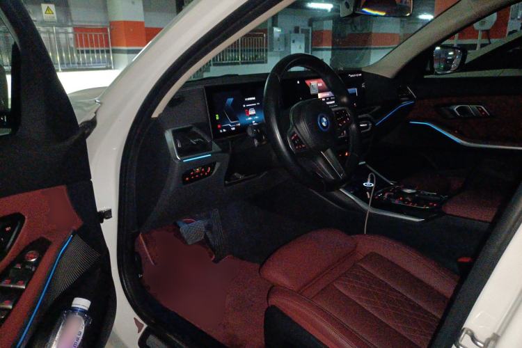 Used BMW i3 2022 eDrive 35 L
