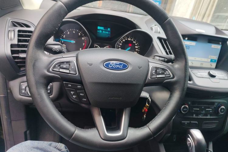 Used Ford Kuga 2019 EcoBoost 180 Two-Wheel-Drive Platinum Edition China VI Standard Steering Wheel