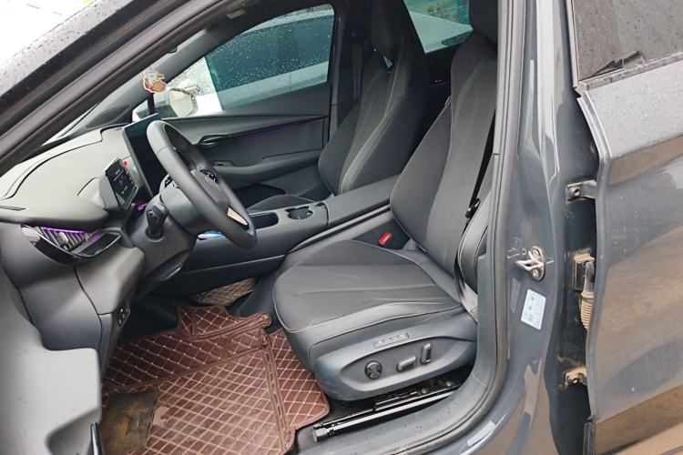 Used Volkswagen ID.UNYX 2024 Revised Pro Long-Range Version Left Front Seat