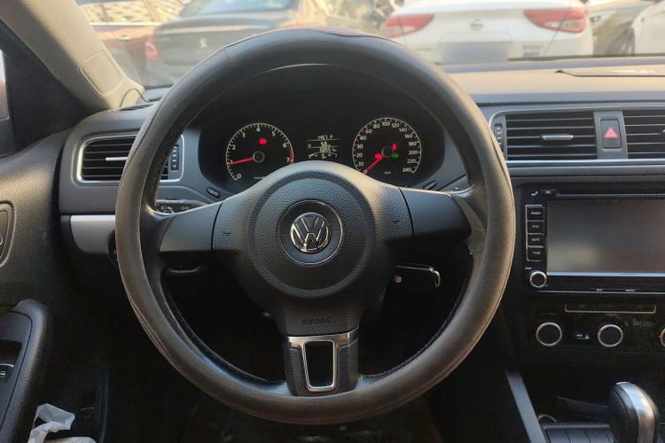 Used Volkswagen Sagitar 2014 Revised Version 1.6L Automatic Leading Edition Steering Wheel