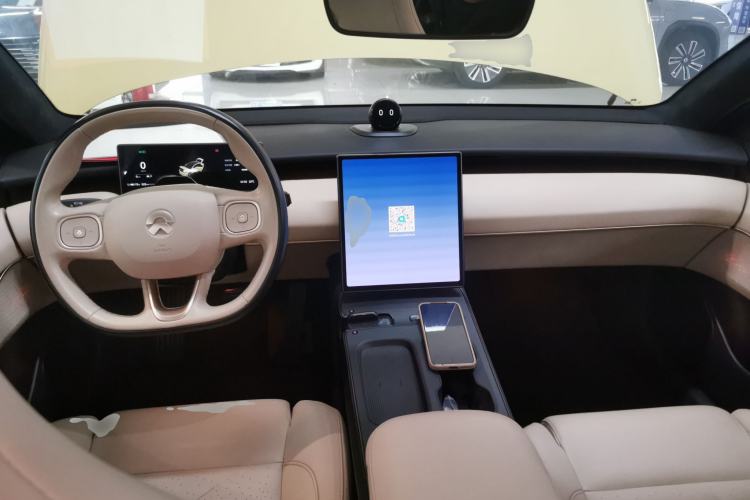 Used Nio ET5 2022 100 kWh Center Console