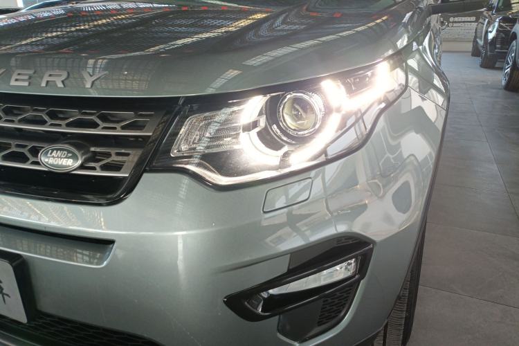 Used Land Rover Discovery Sport 2019 240 PS SE Version China VI Standard
