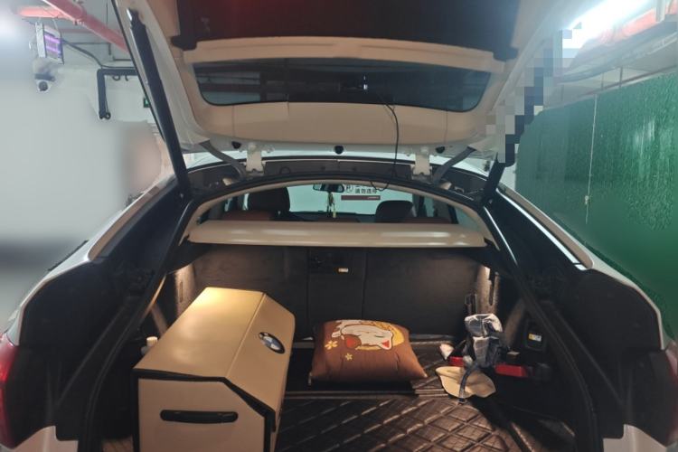 Used BMW 5 Series GT 2014 535i Leading Model Trunk