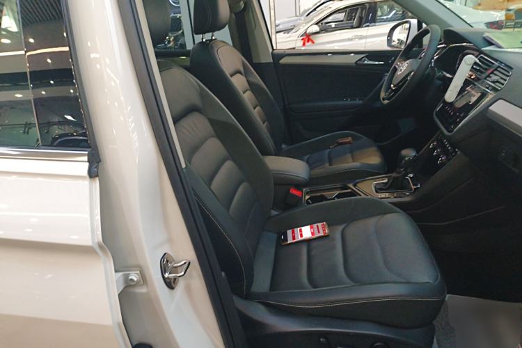 Used Volkswagen Tiguan L 2021 330TSI Automatic Two-Wheel Drive Smart Edition
