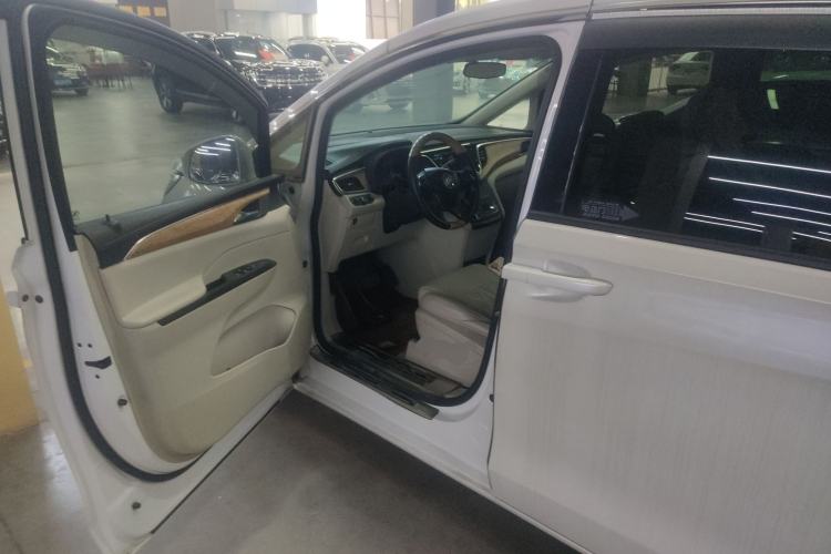 Used Buick GL8 2018 ES 28T Comfort Model China VI Standard