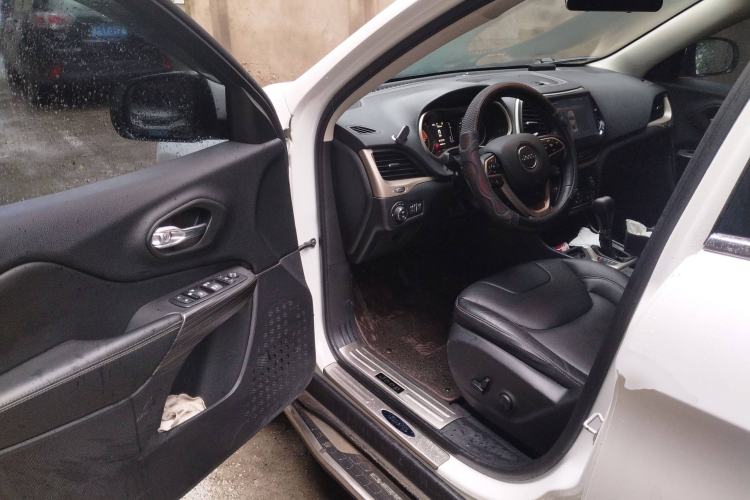 Used Jeep Cherokee 2017 2.4L Leading Edition