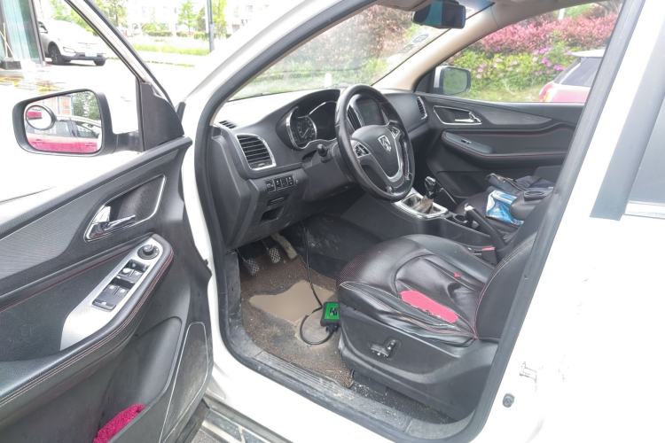 Used Baojun 560 2015 1.8L manual luxury version
