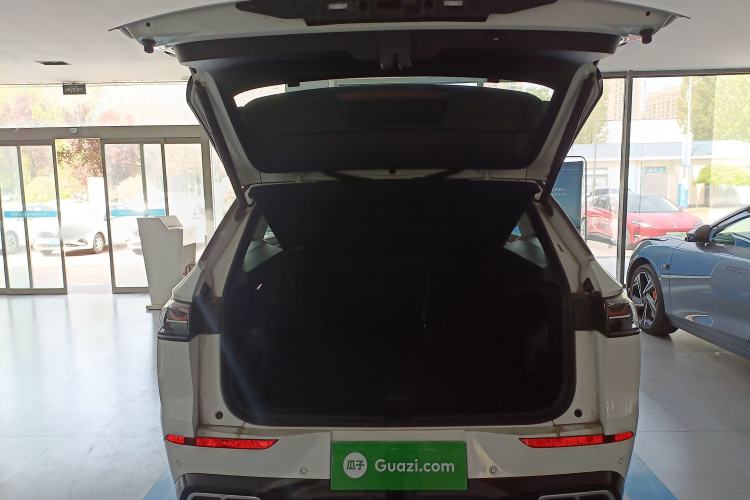 Used Volkswagen Tavendor 2024 Facelifted 380TSI All-Wheel Drive R-Line Cruise Premium Edition Trunk