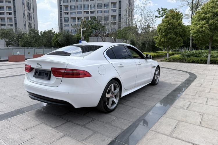 Used Jaguar XE 2017 2.0T 200 PS R-Sport
