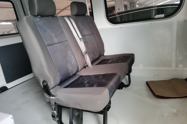 Used Dongfeng Yufeng Yufeng 2023 V9+ 2.0T Manual Front-Drive Multi-Function Short-Chassis Mid-Height 5/6-Seater