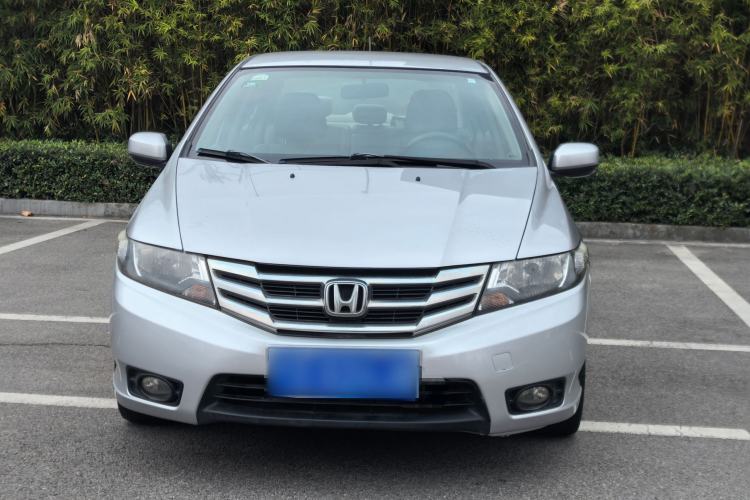 Used Honda City Classic 2012 1.5L manual Comfort version
