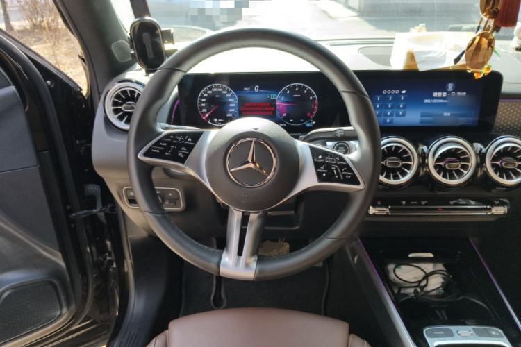 Used Mercedes-Benz GLB 2024 Refresh GLB 220 Dynamic Edition Steering Wheel