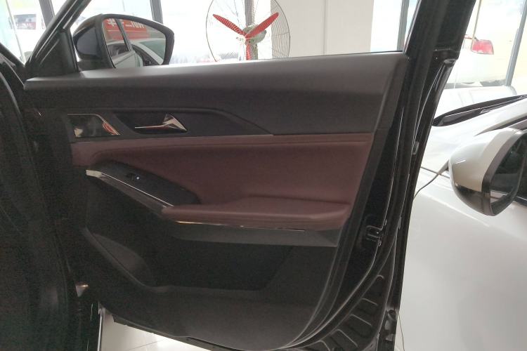 Used SOL X8 PLUS 2023 1.5 TGDI DCT Smart Edition 7-Seater