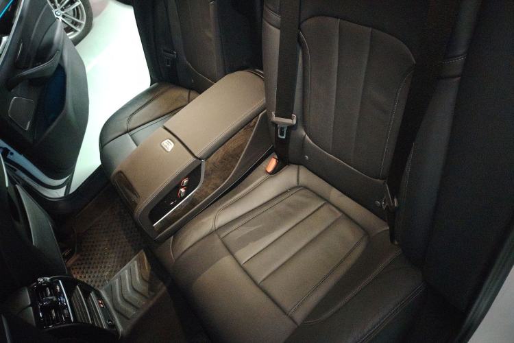 Used BMW 5 Series 2020 530Li Leading Model M Sport Package Left Rear Seat