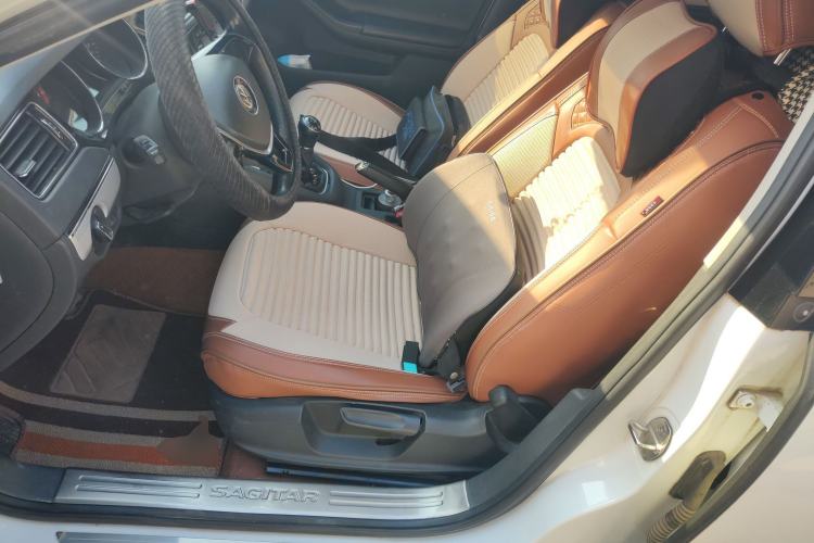 Used Volkswagen Sagitar 2015 1.6L Manual Comfort Model Left Front Seat