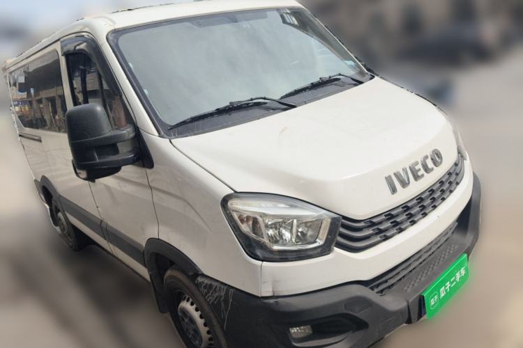 Used Iveco Eurocargo 2021 2.0T Manual Super-Rui Short Wheelbase Low-Roof Side-Hinged Door F1A