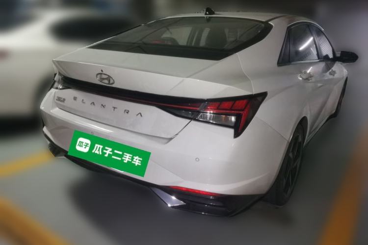 Used Hyundai Elantra 2021 1.5L CVT LUX Prestige Edition Rear Right 45 Deg