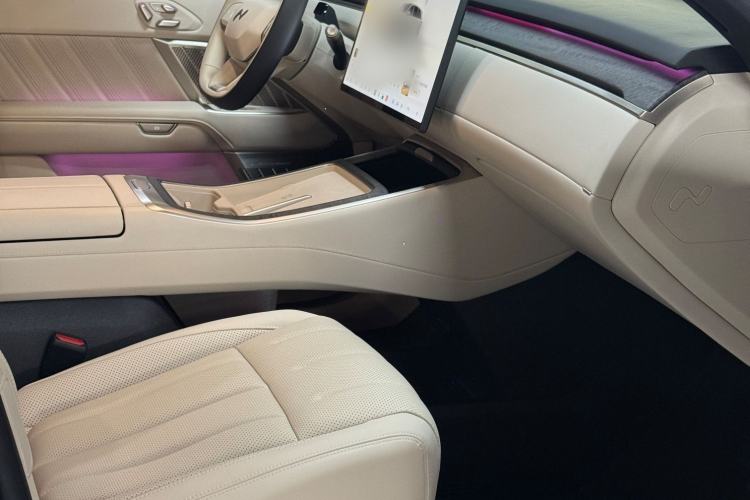 Used ONVO Luxeed L90 2025 Model—Max Six-Seater Version Interior 1