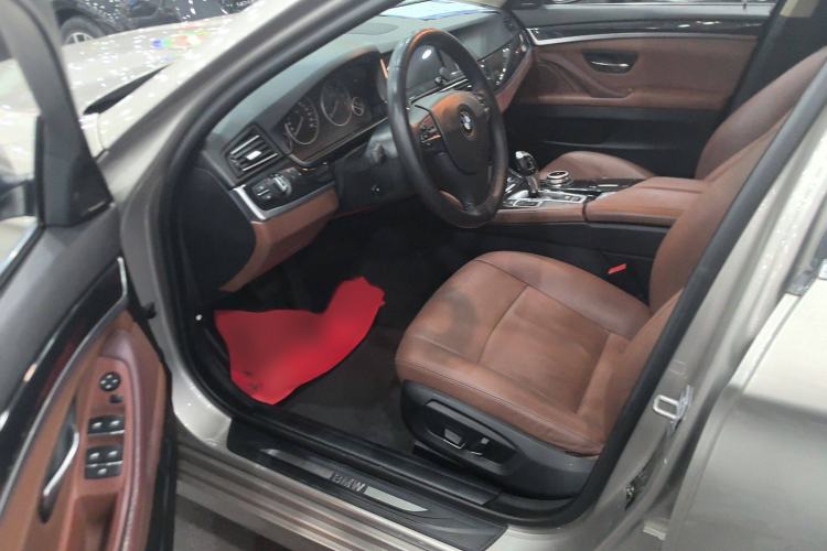 Used BMW 5 Series 2014 520i Elegant Edition
