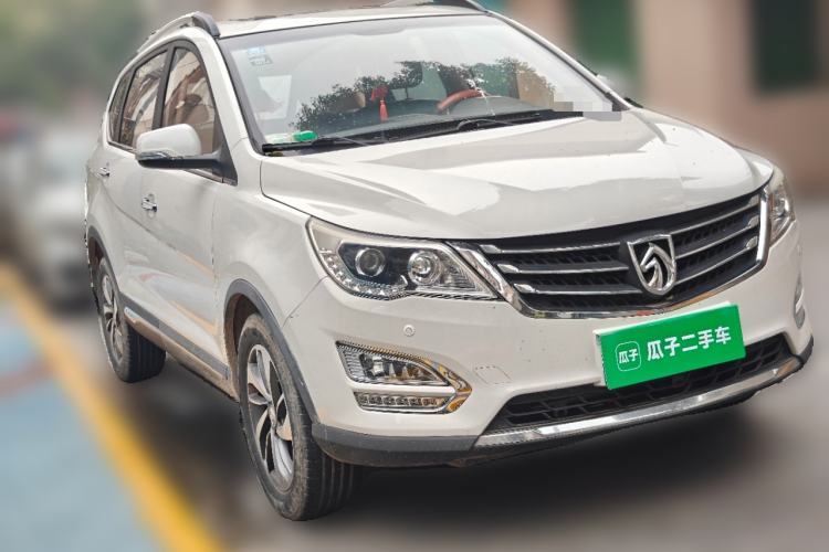 Used Baojun 560 2015 1.8L manual luxury version