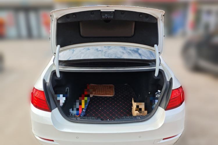 Used BMW 5 Series 2014 525Li Leading Model Trunk