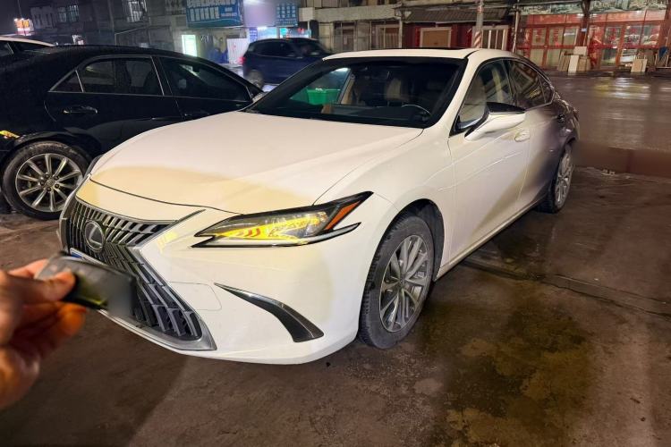 Used Lexus ES 2022 200 Excellence Edition