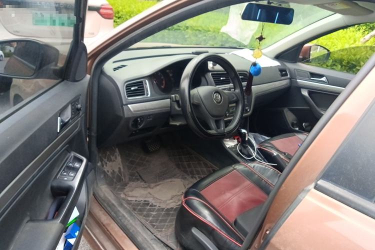 Used Volkswagen Gran Lavida 2015 1.6L Automatic Fashion Edition Driver Seat