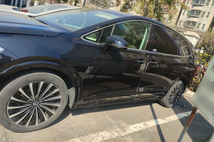 Used Volkswagen Viloran 2020 380TSI Prestige Edition
