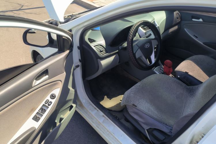 Used Hyundai Verna (older generation) 2010 Sedan 1.4L Automatic Comfort Model GS
