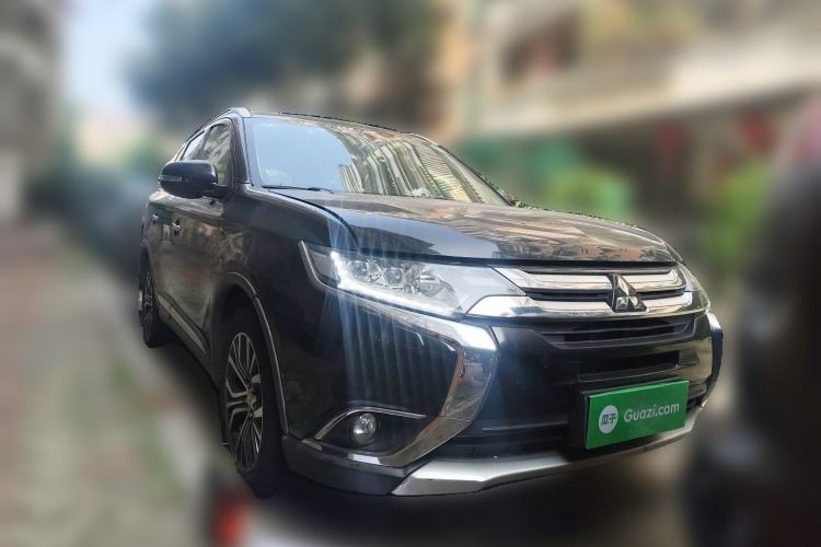 Used Mitsubishi Outlander 2016 2.4L 4x4 Elite Edition 5 Seats Front