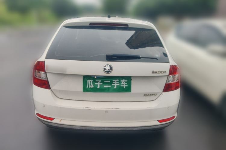 Used Skoda Rapid Spaceback 2014 1.6L Automatic Enjoyment Edition
