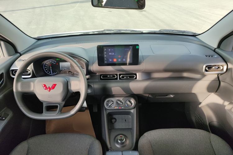 Used Wuling Hongguang New Energy 2025 Extended-Range Hybrid 50 km Standard Version