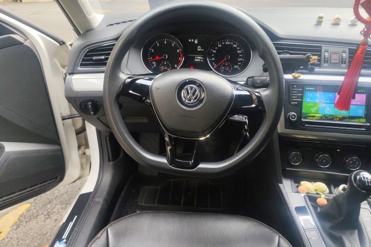 Used Volkswagen Lamando 2015 230TSI Manual Trend Edition
