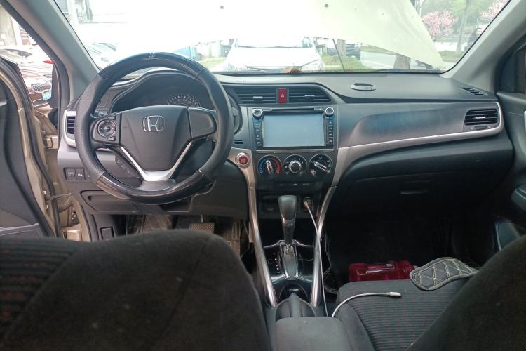 Used Honda Crider 2016 1.8L CVT Luxury Edition Center Console