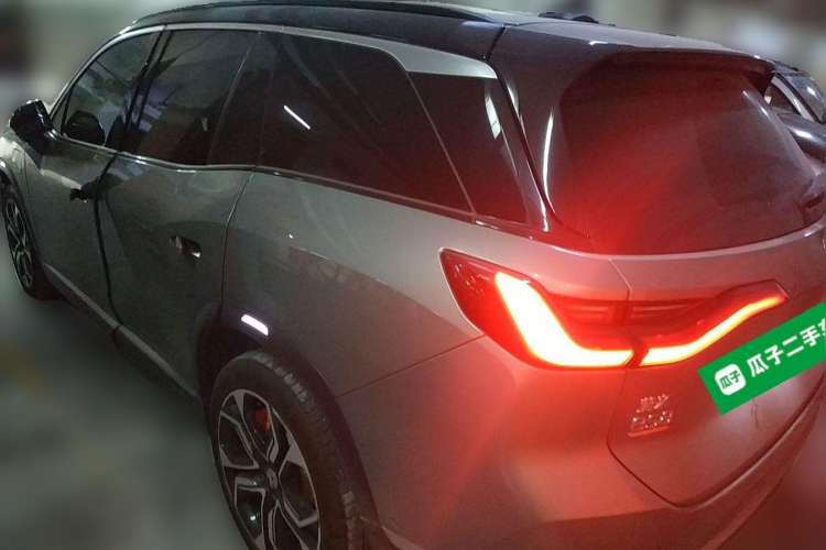 Used Nio ES8 2022 100 kWh Six-Seater Version Rear Left 45 Deg