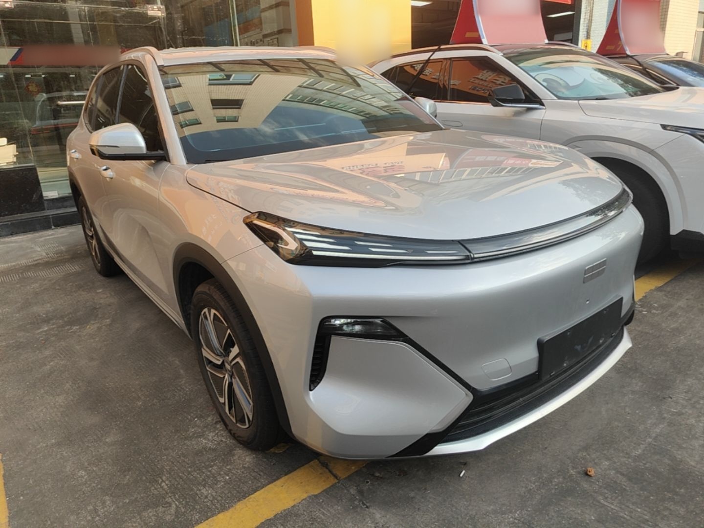 Geely Galaxy Xingjian 7 EM-i 2025 55 km Launch Edition — снимка 3