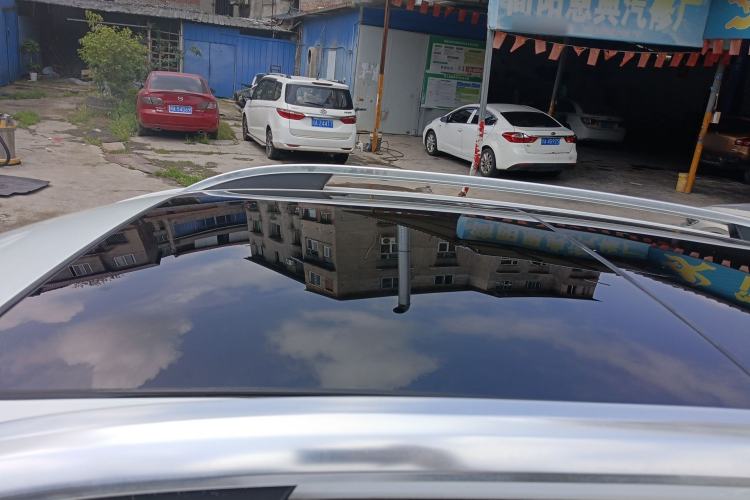 Used Roewe RX5 2019 20T Two-Wheel Drive Automatic 4G Connected Platinum Edition Roof