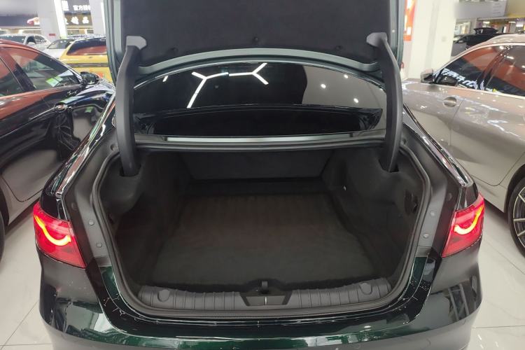 Used Jaguar XFL 2021 XFL 2.0T P250 Two-Wheel-Drive Elite Sport Edition Trunk