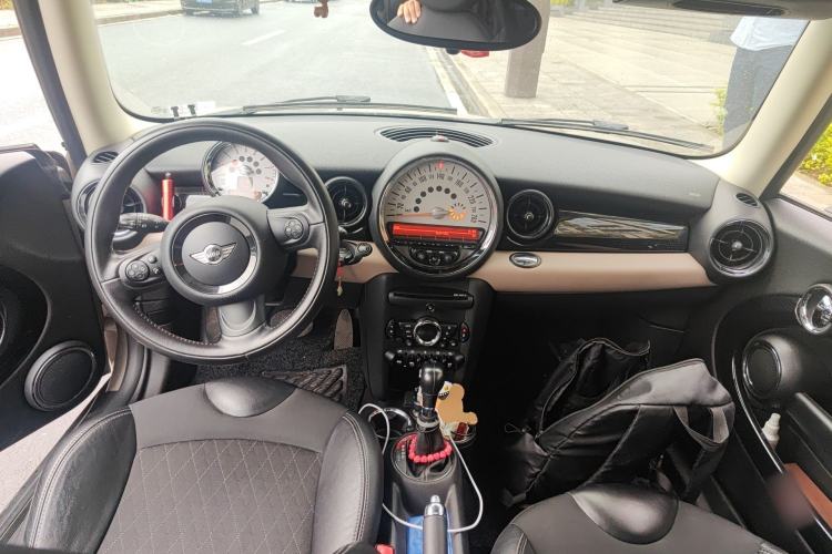 Used MINI 2012 1.6L COOPER Baker Street Center Console