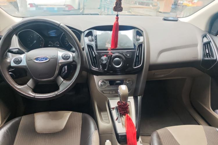 Used Ford Focus 2012 Sedan 1.6L Automatic Fashion Edition