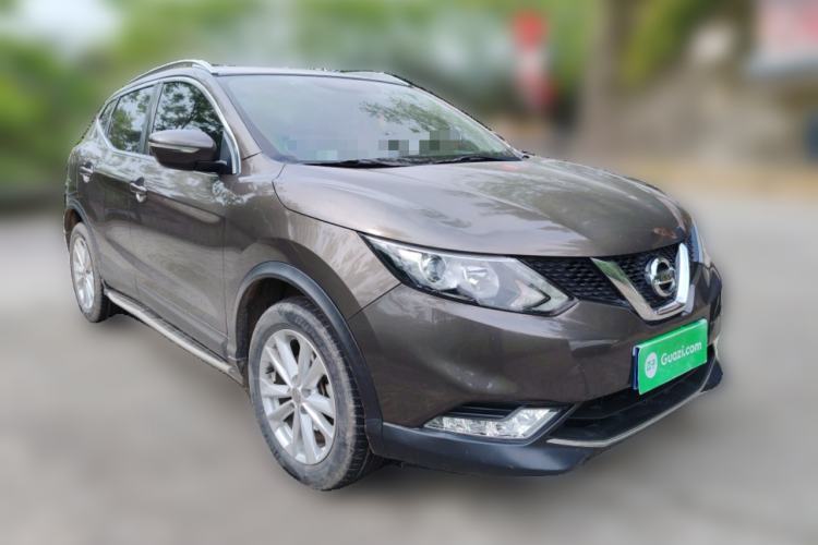Used Nissan Qashqai 2016 2.0L CVT Elite Edition Front Right 45 Deg